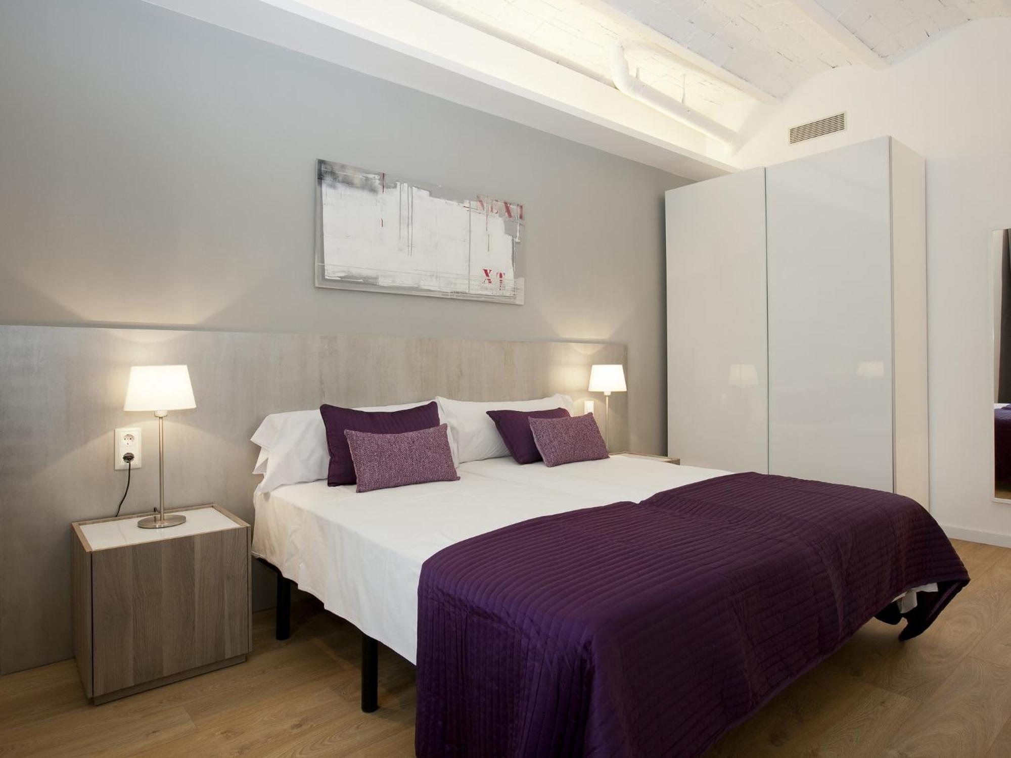 Three-Bedroom Apartment Rambla Catalunya,1758594392:JPEG